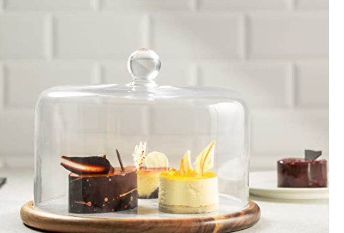 Présentoir à gâteau plateau en marbre et acacia avec un dôme en verre