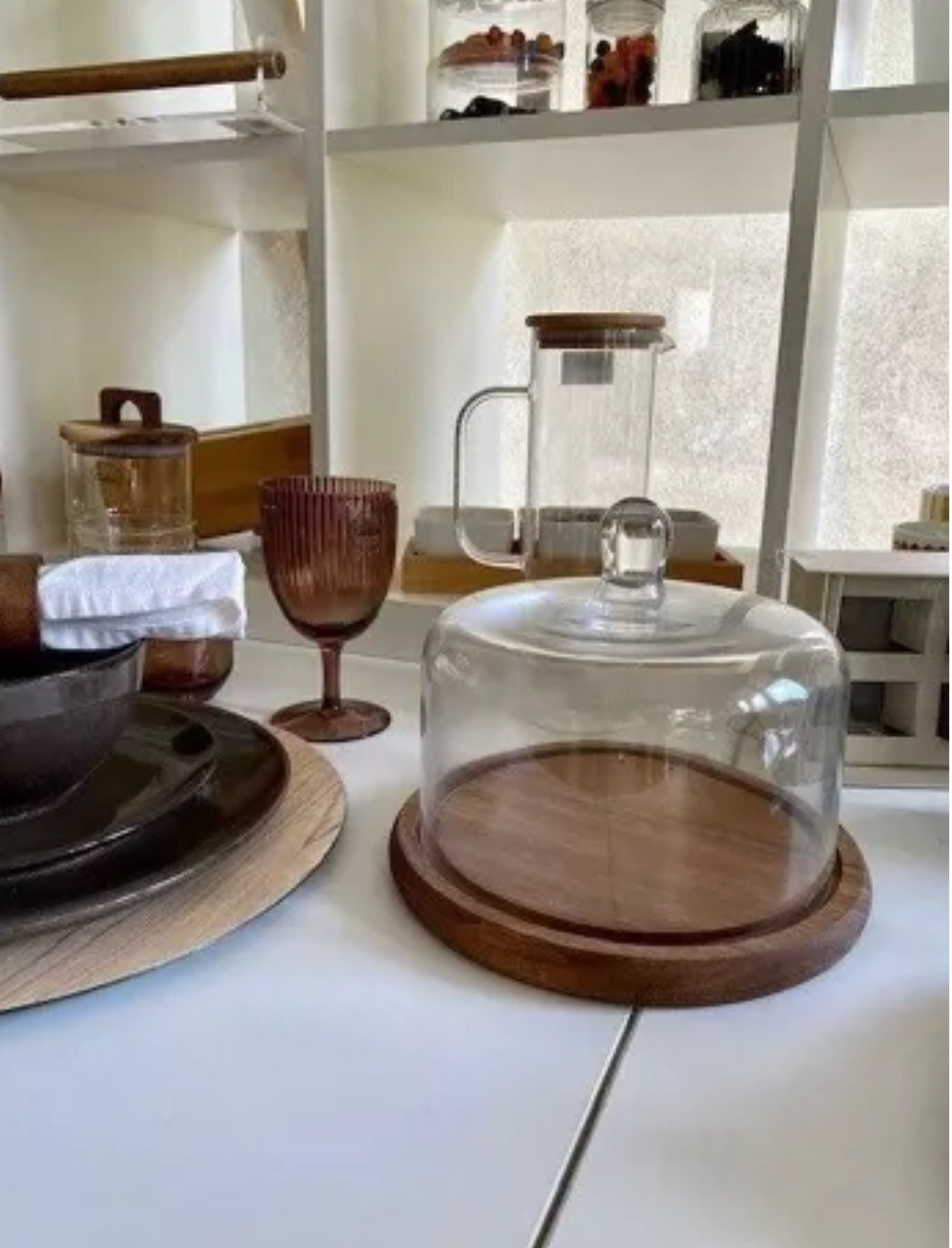 PRESENTOIR A GATEAUX EN BOIS AVEC CLOCHE EN VERRE